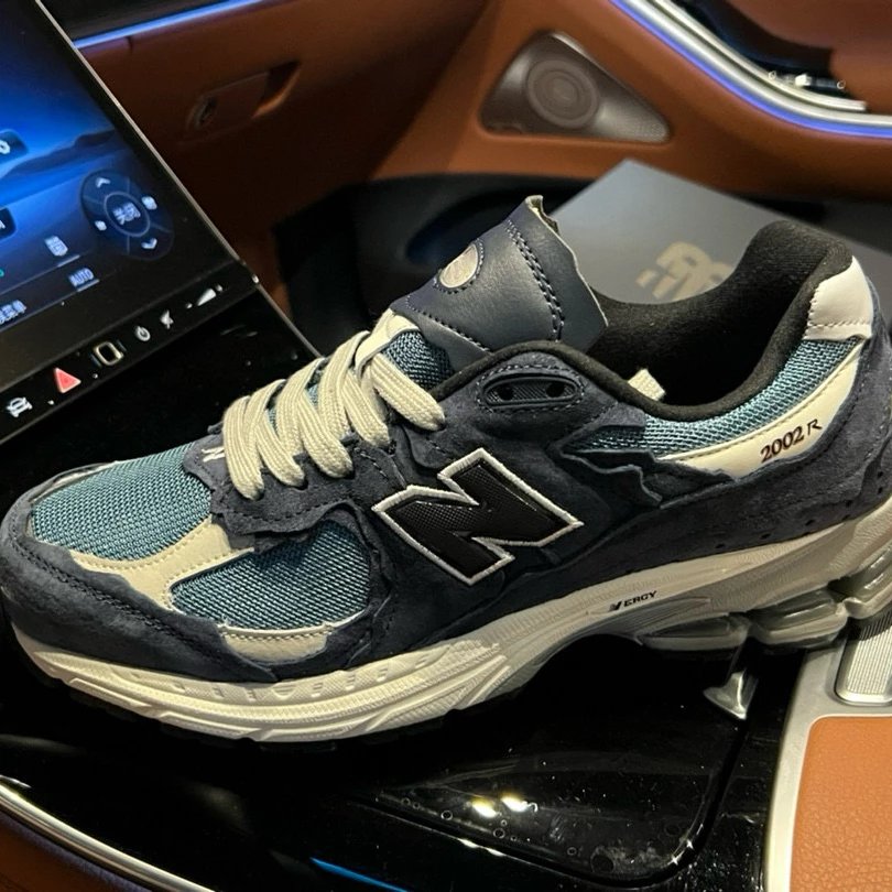 New Balance 2002R Protection Pack